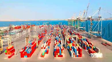 رئيس نقابة النقل الثقيل لـ"الأيام": نقل التفتيش إلى ميناء عدن يتطلب إنهاء الفساد والجبايات